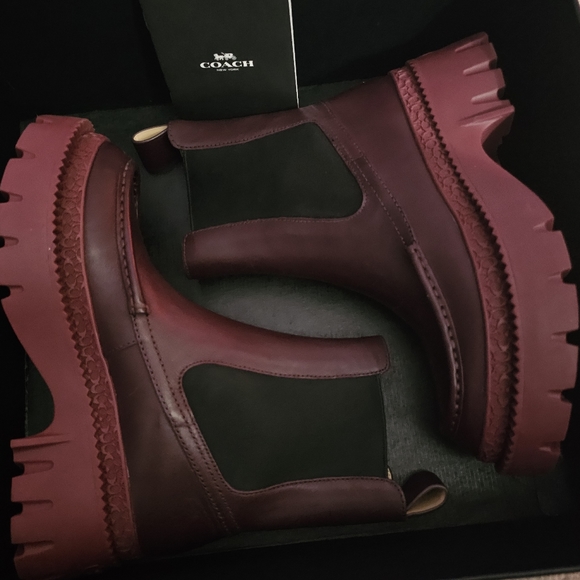 ***NEW with Box*** COACH Joey Boots. Dark Cranberry color. Size 5 - Picture 2 of 7